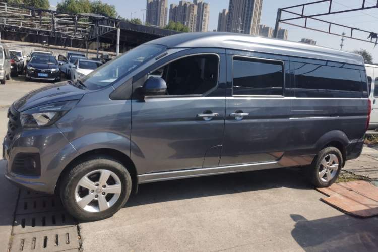 Used Jinbei Gold Hiace 2021 1.5L Passenger Van Travel Lion 6-Seater