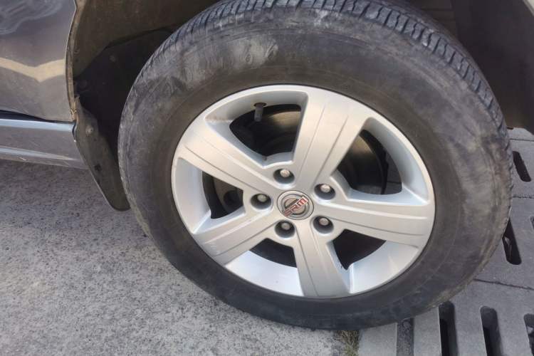 Used Jinbei Gold Hiace 2021 1.5L Passenger Van Travel Lion 6-Seater