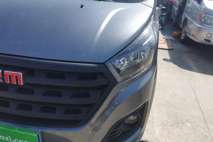 Used Jinbei Gold Hiace 2021 1.5L Passenger Van Travel Lion 6-Seater