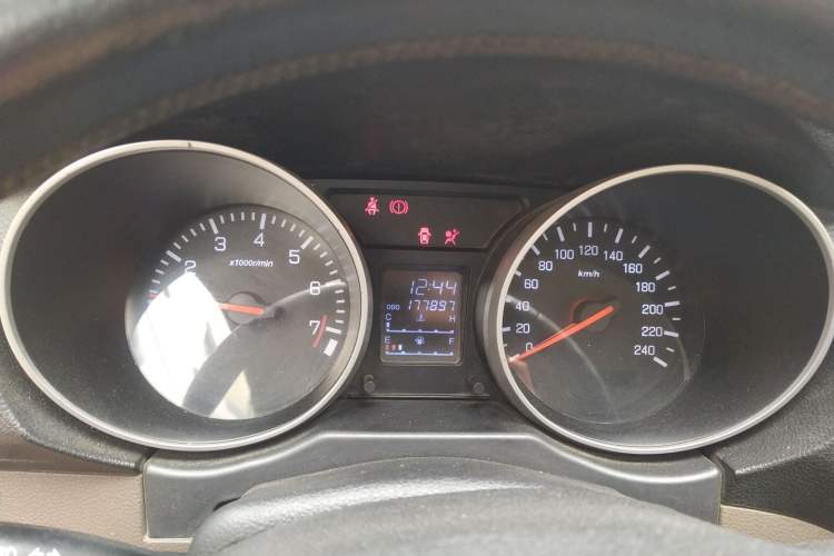 Used FAW Senya S80 2015 1.5L Manual 7-Seater Urban Edition