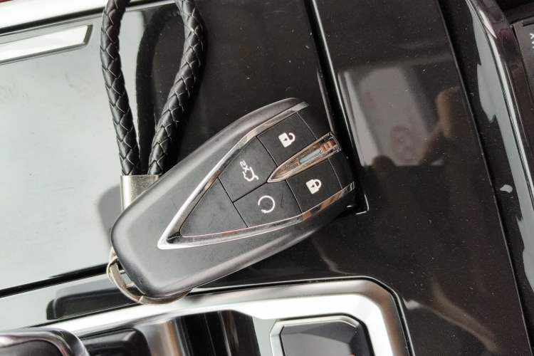 Used Changan CS85 COUPE 2023 1.5T DCT Prestige Edition