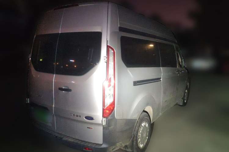 Used Ford Transit 2017 2.0T Diesel Multi-Function Commercial Vehicle Mid-Drive Mid-Roof China V Standard
