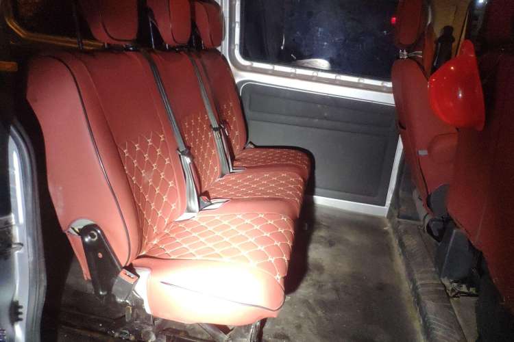 Used Ford Transit 2017 2.0T Diesel Multi-Function Commercial Vehicle Mid-Drive Mid-Roof China V Standard
