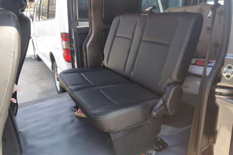 Used Jinbei Gold Hiace 2021 1.5L Passenger Van Travel Lion 6-Seater