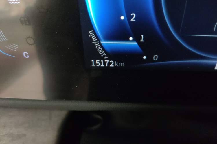 Used Dongfeng Fengon 580 2022 1.5T Automatic Luxury Version