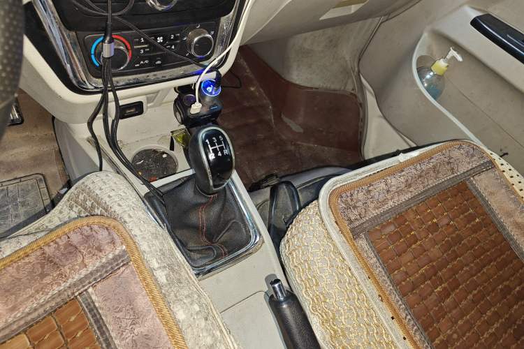 Used Jinbei New Hiace X30L 2018 1.5L Box Truck Wealth Edition DLCG14