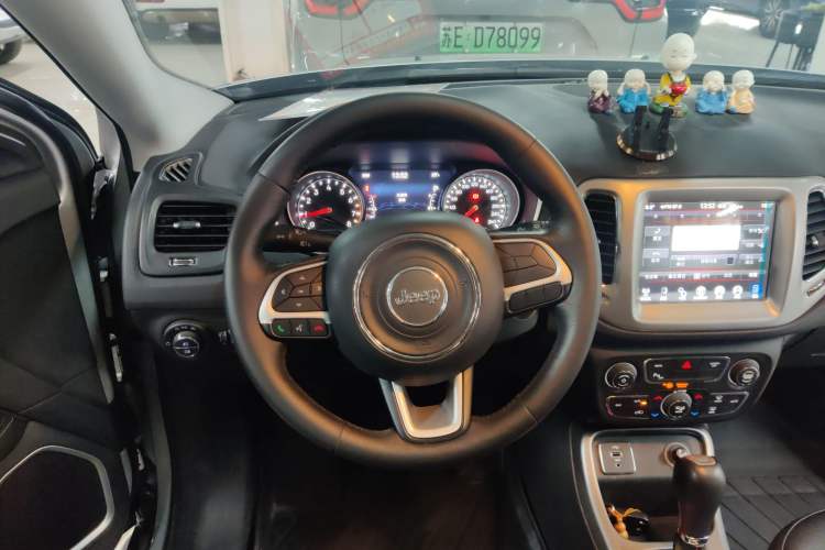 Used Jeep Compass 2017 200T Automatic Family Edition
