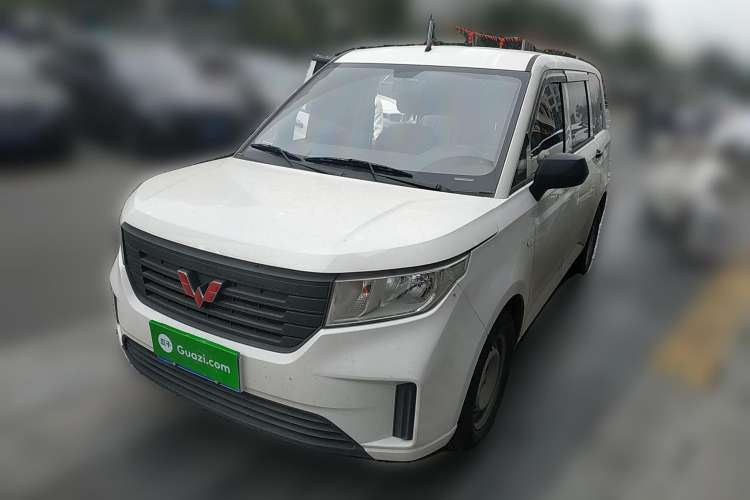 Used Wuling Hongguang PLUS 2019 1.5T Manual Standard Edition 5 Seats