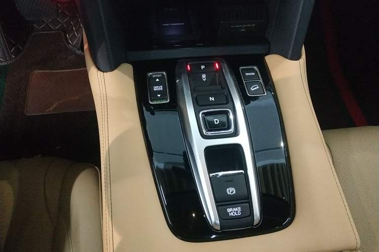 Used Honda UR-V 2020 370TURBO Two-Wheel Drive Luxury Edition
