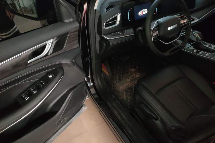 Used Dongfeng Fengon 580 2022 1.5T Automatic Luxury Version