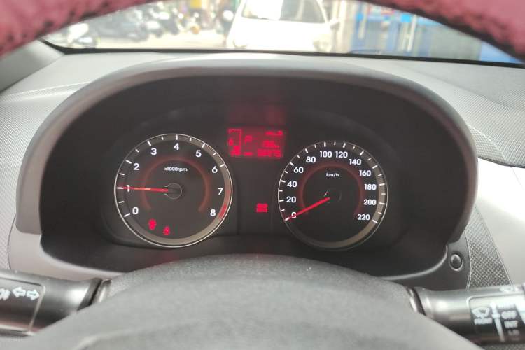 Used Hyundai Verna Ray 2016 1.4L Automatic Leading-Edge GLX
