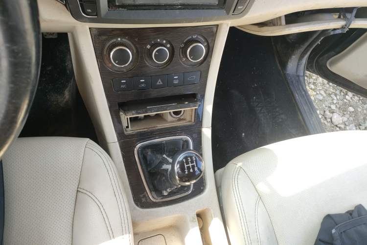 Used Yema Spica 2018 1.5L Manual Luxury Model
