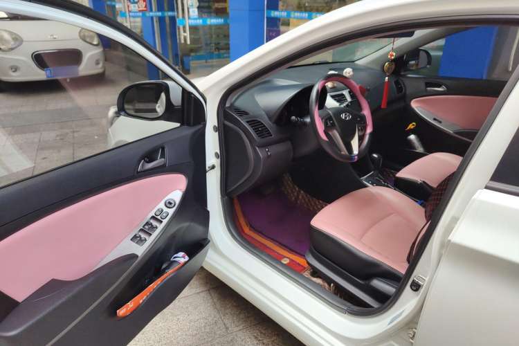 Used Hyundai Verna Ray 2016 1.4L Automatic Leading-Edge GLX
