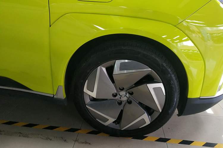 Used Hycan Z03 2021 Trendy Smart Edition Right Rear Wheel Hub