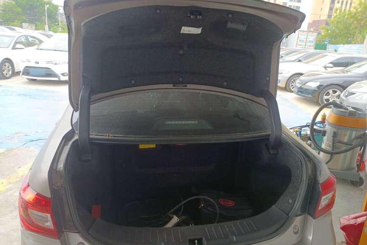 Used BYD Qin New Energy 2015 1.5T Dual-Crown Flagship Plus Edition
