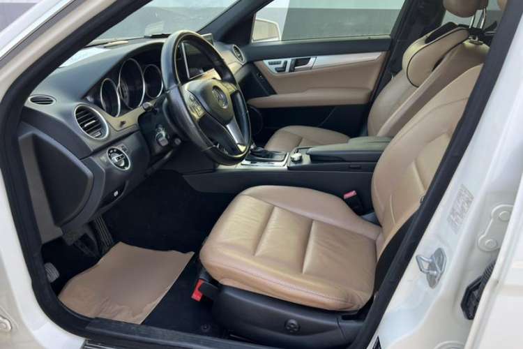 Used Mercedes-Benz C-Class 2011 C 200 Fashion Travel Edition
