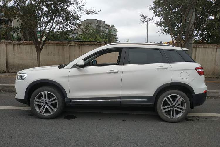 Used Haval H6 Coupe 2017 Red Label 2.0T Automatic Two-Wheel Drive Prestige Model