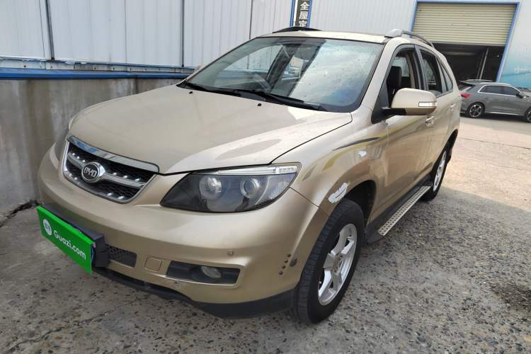 Used BYD S6 2014 2.4L Automatic Prestige 5-Seater