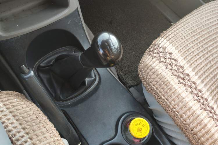 Used Mitsubishi Zinger 2011 2.0L Manual Classic Trim