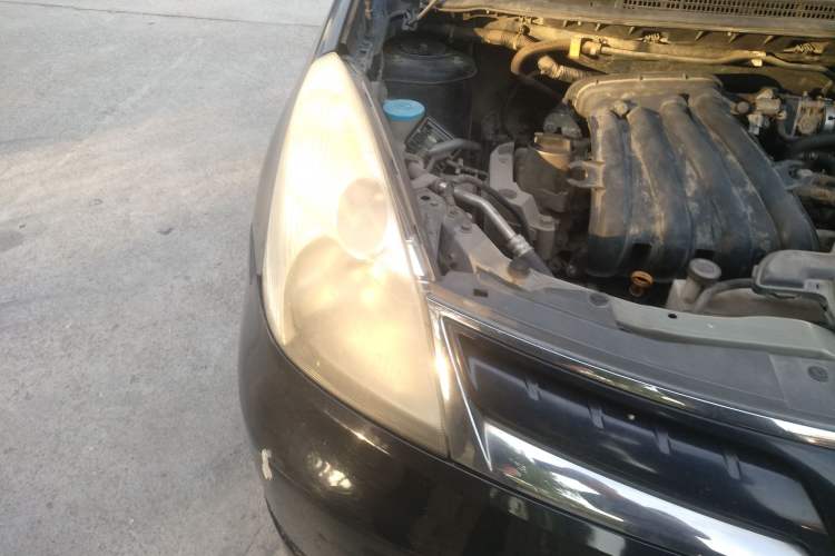 Used Nissan Livina 2010 Jingyue Edition 1.6L Manual All-Around Model
