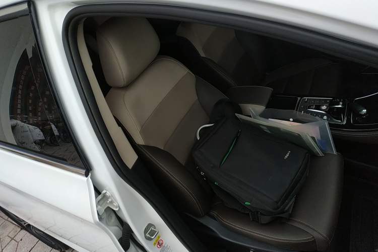 Used BYD Song MAX New Energy 2022 DM-i 105KM Flagship Model Right Front Seat