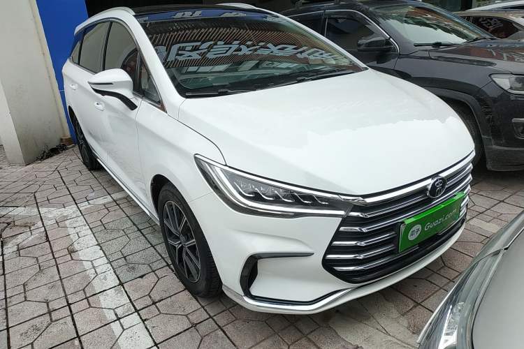 Used BYD Song MAX New Energy 2022 DM-i 105KM Flagship Model Front Right 45 Deg