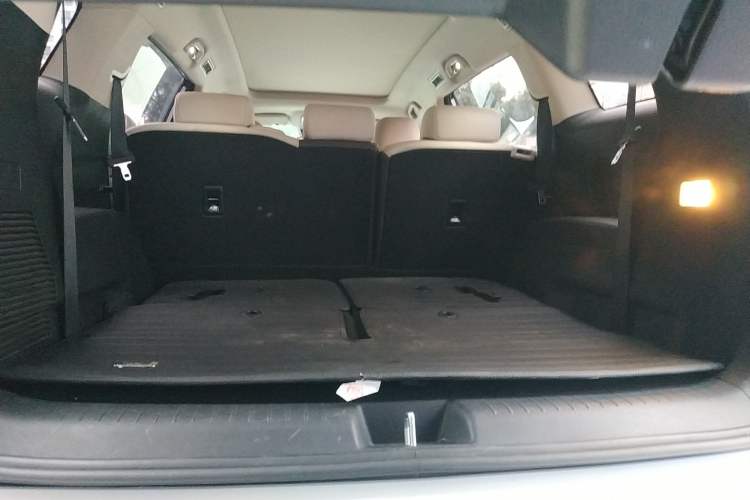 Used BYD Song MAX New Energy 2022 DM-i 105KM Flagship Model Trunk