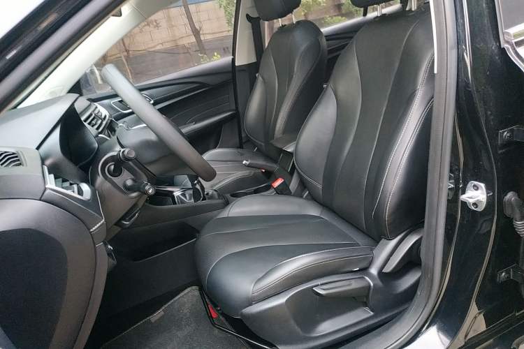 Used Roewe i5 2019 1.5L Manual 4G Connectable Langhao Edition
