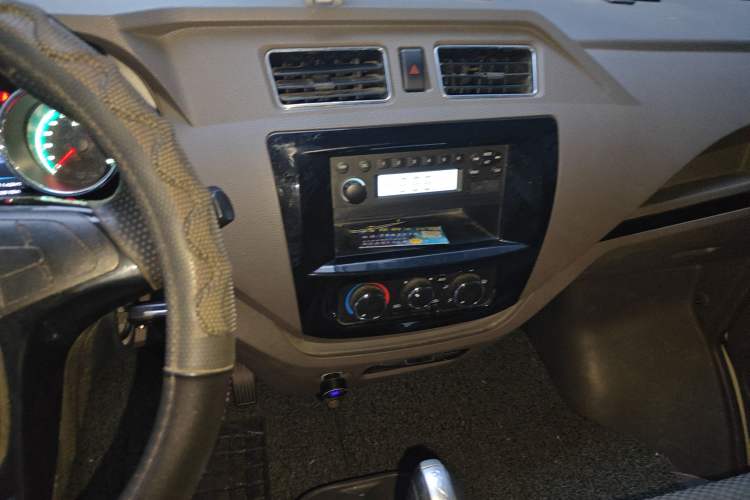 Used Dongfeng Yufeng Yufeng EM26 2023 High-End Model 41.86 kWh CATL
