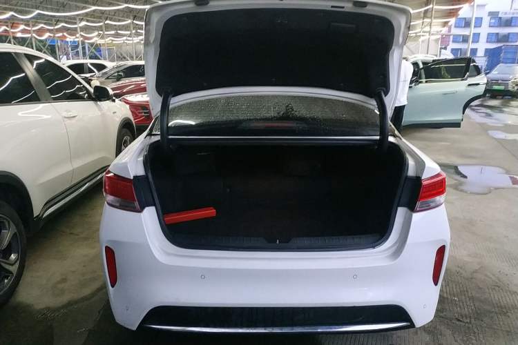 Used Kia K5 New Energy 2018 2.0L Smart Enjoyment Version
