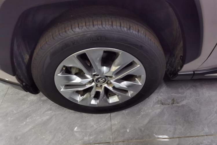 Used Toyota Wildlander 2020 Dual-Engine 2.5L E-CVT Two-Wheel Drive Luxury Edition
