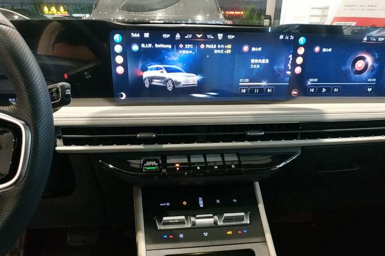 Used Lincoln Corsair 2023 2.0T Two-Wheel-Drive Luxury Edition