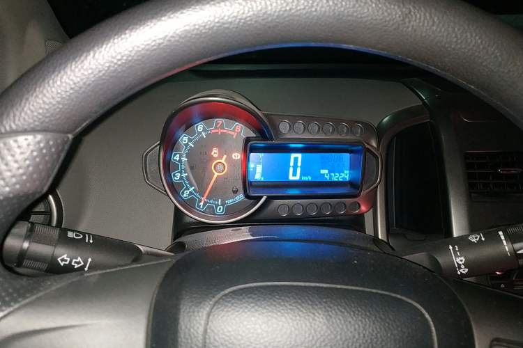 Used Chevrolet Aveo Sonic 2011 Sedan 1.4L Manual Transmission SE
