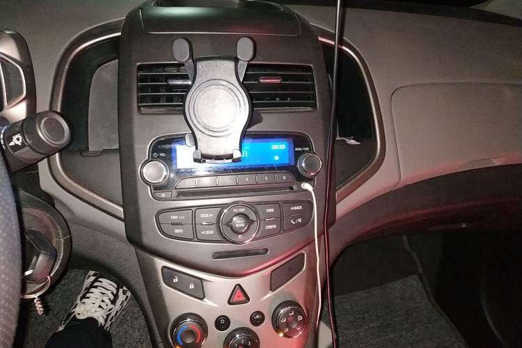 Used Chevrolet Aveo Sonic 2011 Sedan 1.4L Manual Transmission SE
