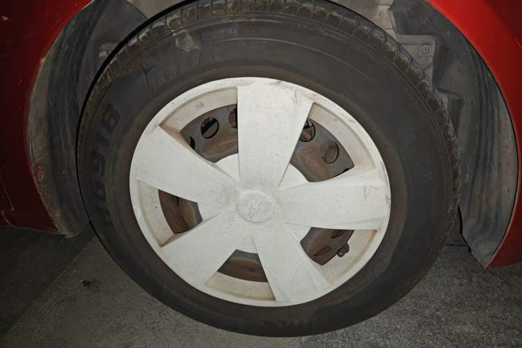 Used Chevrolet Aveo Sonic 2011 Sedan 1.4L Automatic SL Right Front Wheel Hub