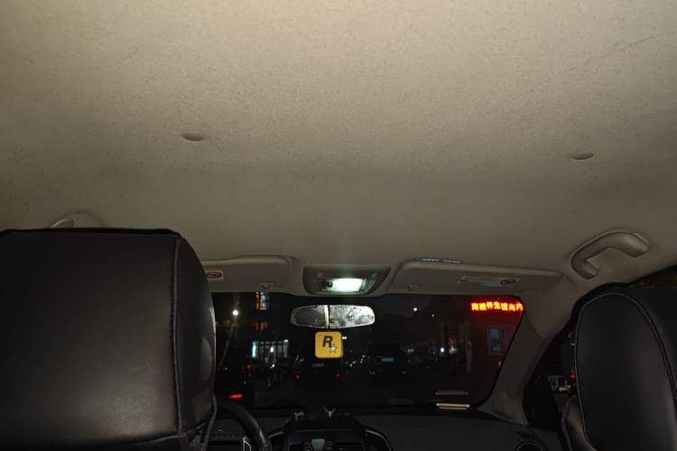 Used Chevrolet Aveo Sonic 2011 Sedan 1.4L Automatic SL Headliner