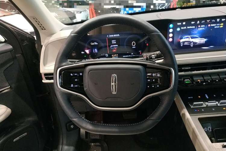 Used Lincoln Corsair 2023 2.0T Two-Wheel-Drive Luxury Edition