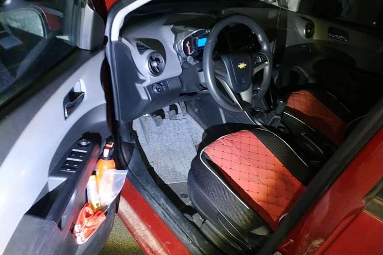 Used Chevrolet Aveo Sonic 2011 Sedan 1.4L Manual Transmission SE
