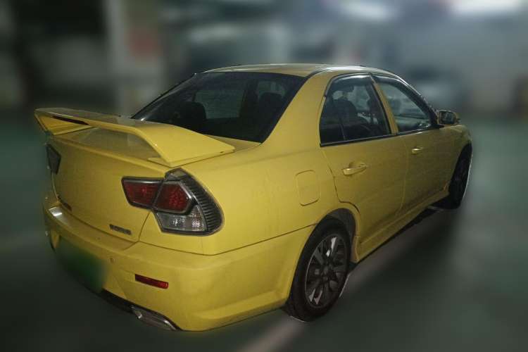 Used Soueast V3 Lingyue 2012 Revised Version 1.5L Manual – Style Edition
