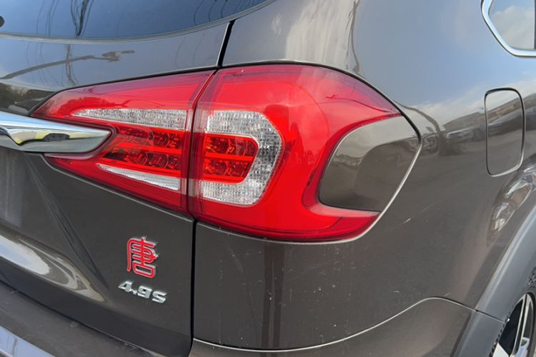 Used BYD Tang New Energy 2015 2.0T Four-Wheel-Drive Flagship Model
