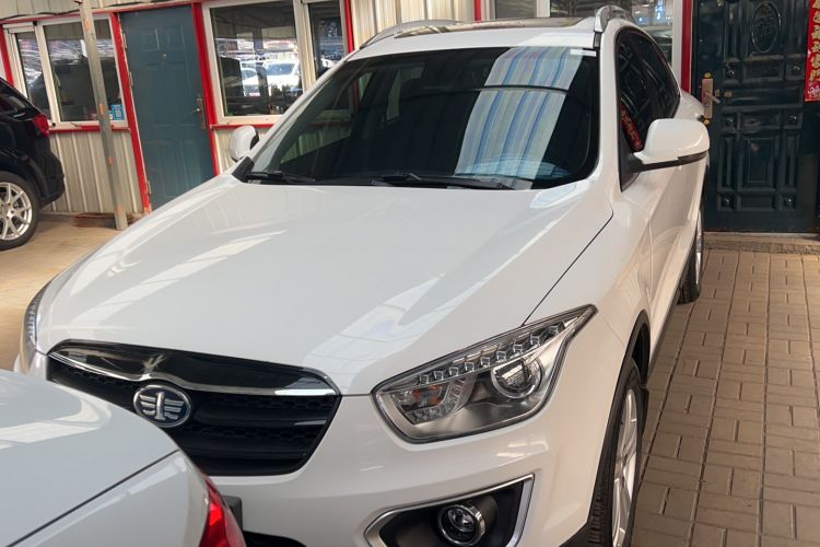 Used Bestune X80 2016 2.0L automatic Comfort trim level
