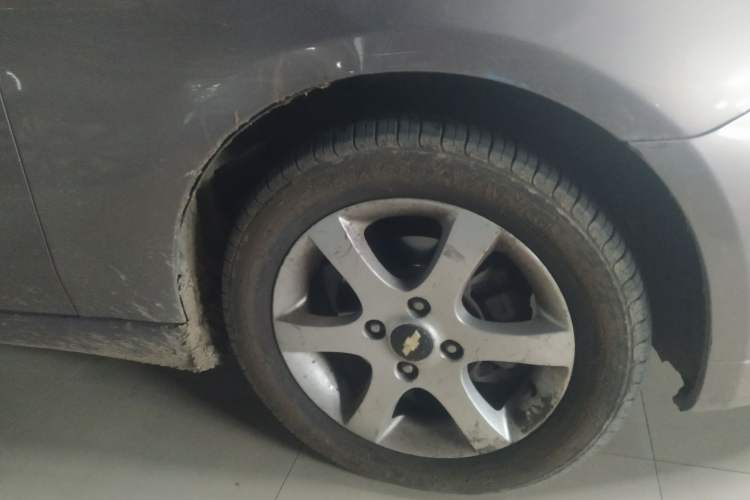 Used Chevrolet Epica 2008 2.0 SX Automatic Luxury Edition Right Front Wheel Hub