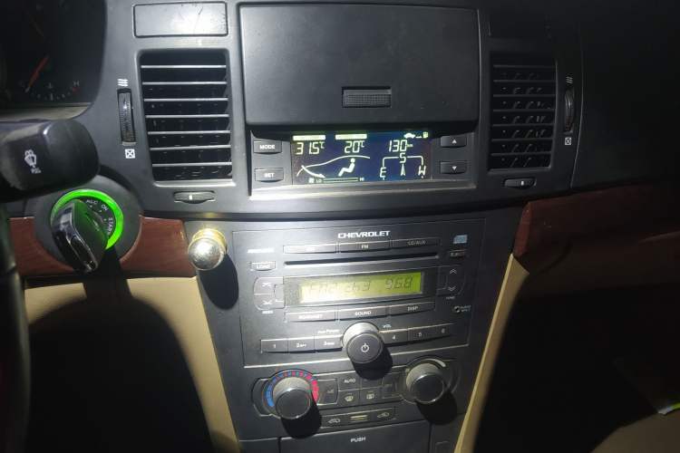 Used Chevrolet Epica 2008 2.0 SX Automatic Luxury Edition Audio And AC Panel