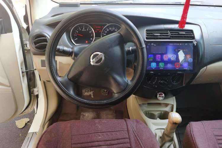 Used Nissan Livina 2013 1.6XE Manual Comfort Edition