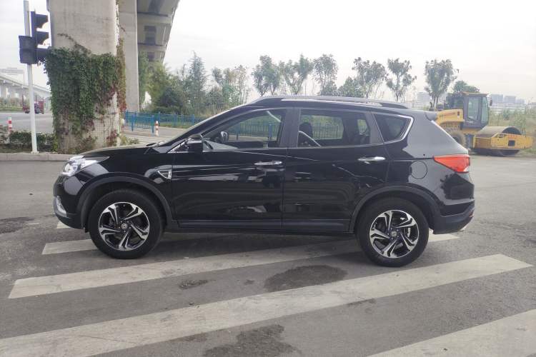 Used Dongfeng Aeolus AX7 2016 1.4T Manual Zhuyue Model
