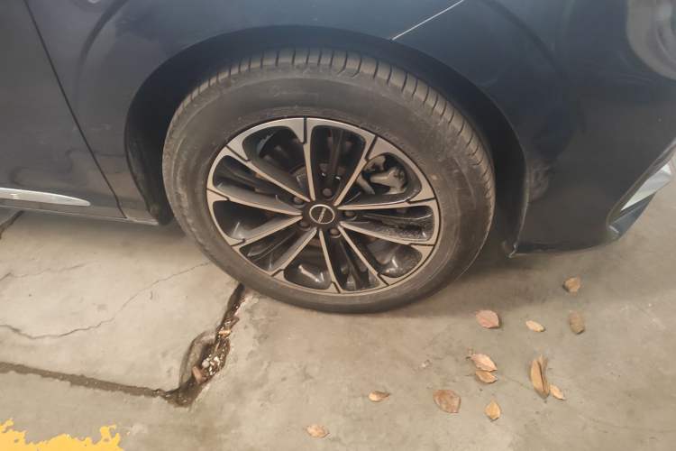 Used Roewe iMAX8 2021 400TGI Supreme Series Prestige Edition
