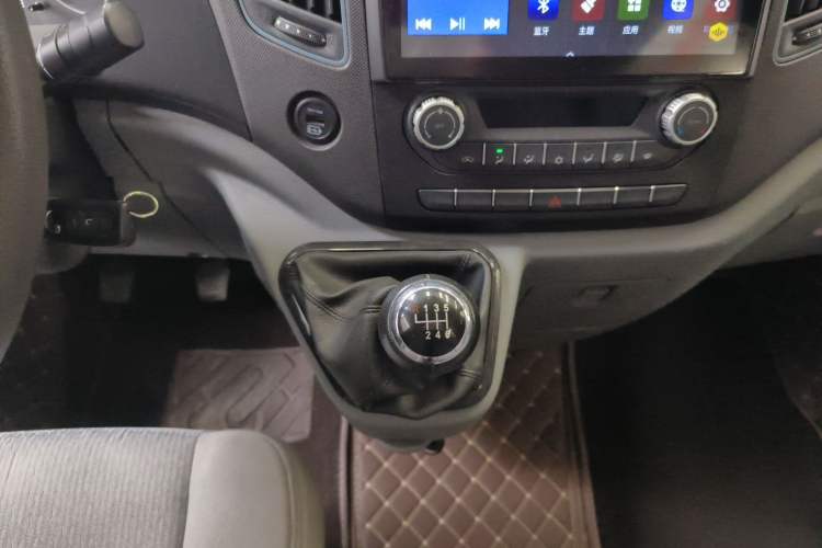 Used Foton Toano 2020 2.5T Manual Tongtu Long Wheelbase Mid-Height 5/6/7-Seater 4J25TC3