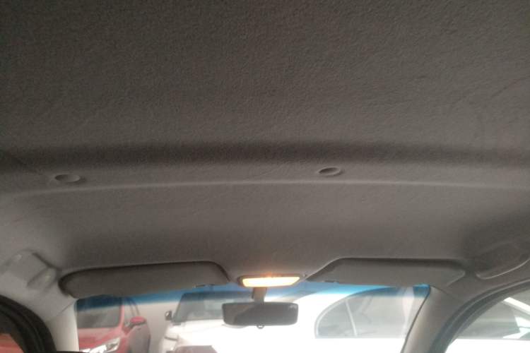 Used JMEV E200L 2016 E200 Comfort Model
