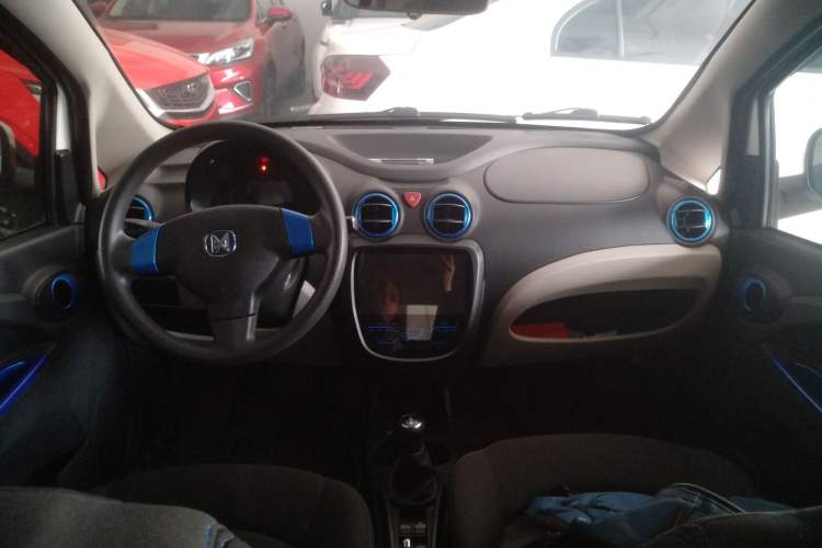 Used JMEV E200L 2016 E200 Comfort Model
