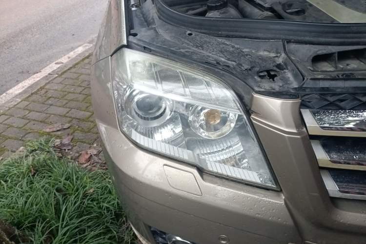 Used Mercedes-Benz GLK-Class 2008 GLK 300 4MATIC Luxury Model Right Front Headlight